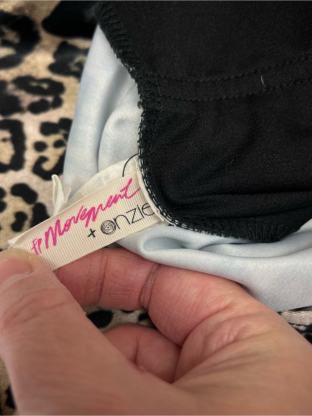 FP Movement Onzie Cheetah Shorts Sz Sm/Med - Picture 4 of 6